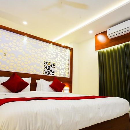 Hotel 24Inn Residency Pathanāmthitta Exterior foto