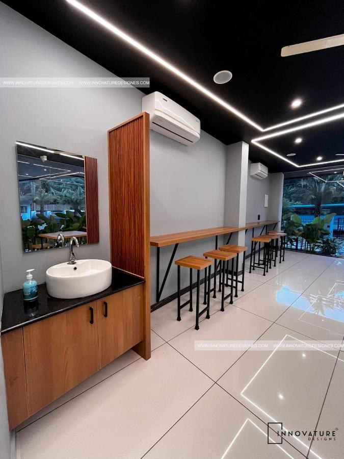 Hotel 24Inn Residency Pathanāmthitta Exterior foto