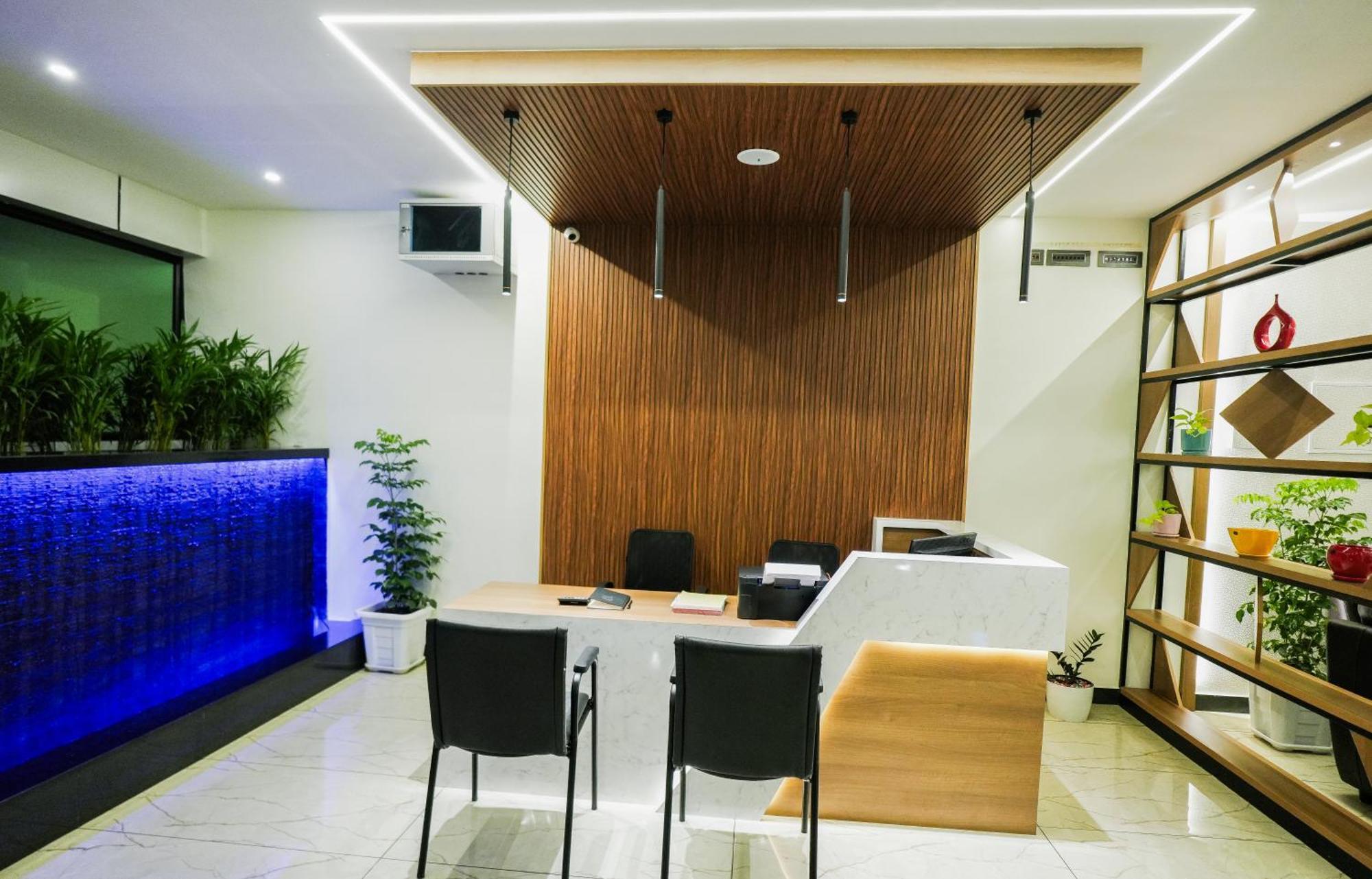 Hotel 24Inn Residency Pathanāmthitta Exterior foto